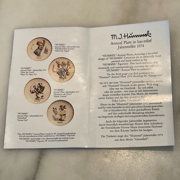 VINTAGE M.J. HUMMEL PLATE 1979 - "Singing Lesson" - Picture 15 of 15